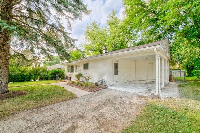 Photo - 112 Green Ln
