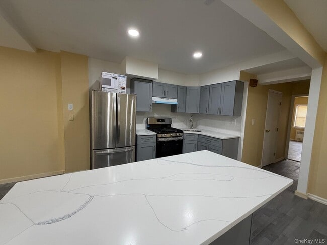 Photo - 924 E 106th St Unit 1st floor