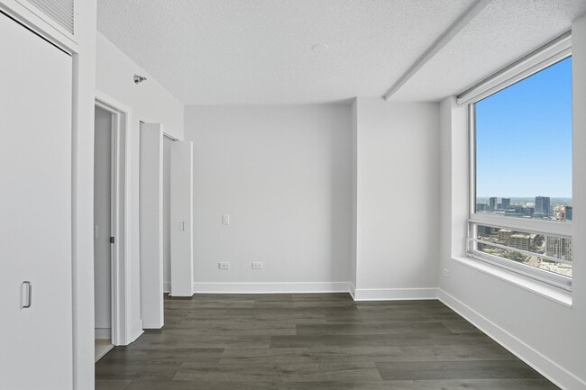 Photo - 332 N Canal St