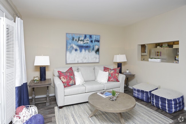 1BR, 1BA - Alta