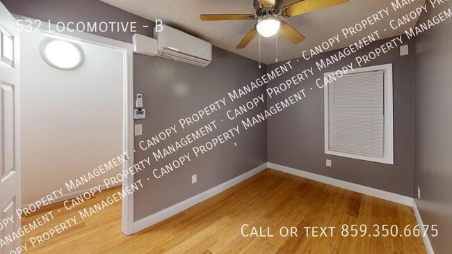 Photo - 532 Locomotive-B Unidad B