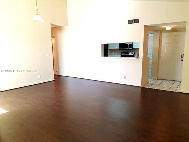 Photo - 9701 Westview Dr Unidad 1434