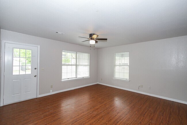 Photo - 3 Bed 2 Bath in Springdale
