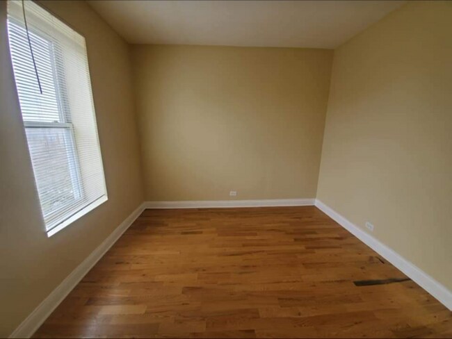 Photo - 6507 S Ingleside Ave Unit 3