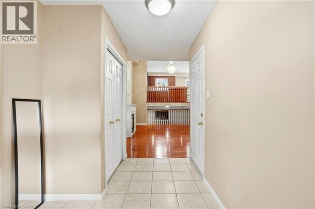 Photo - 557 Wood Nettle Way