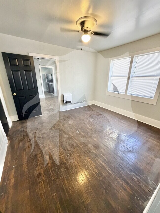 Photo - 334 S Pine St