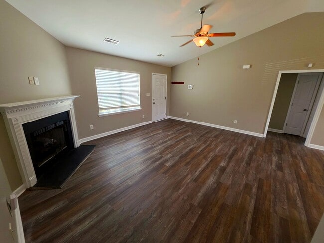 Photo - Multi-year lease available!