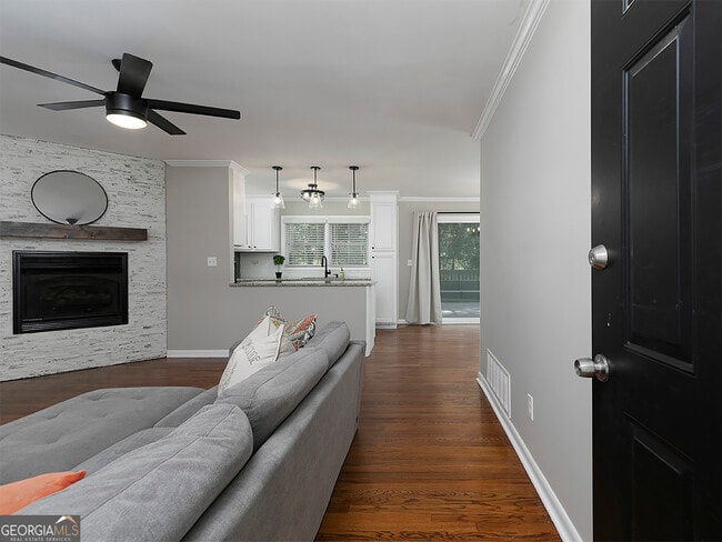 Photo - 3249 Howell Dr