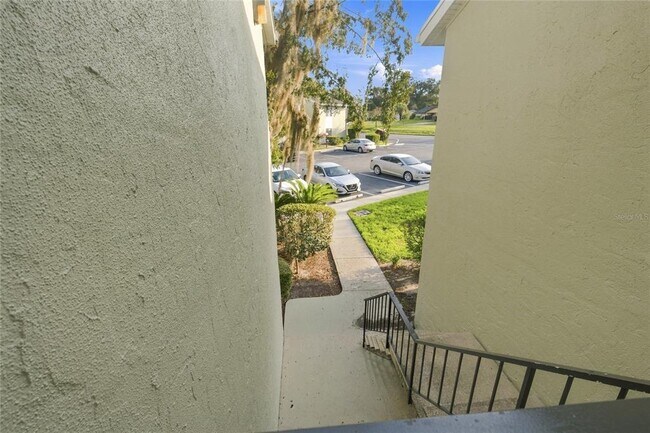 570 Bahia Cir Unit B