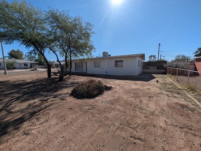 Photo - 5034 E 17th St