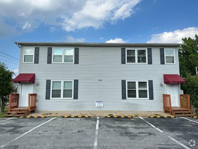 Building Photo - 755 Chestnut Ave Rental