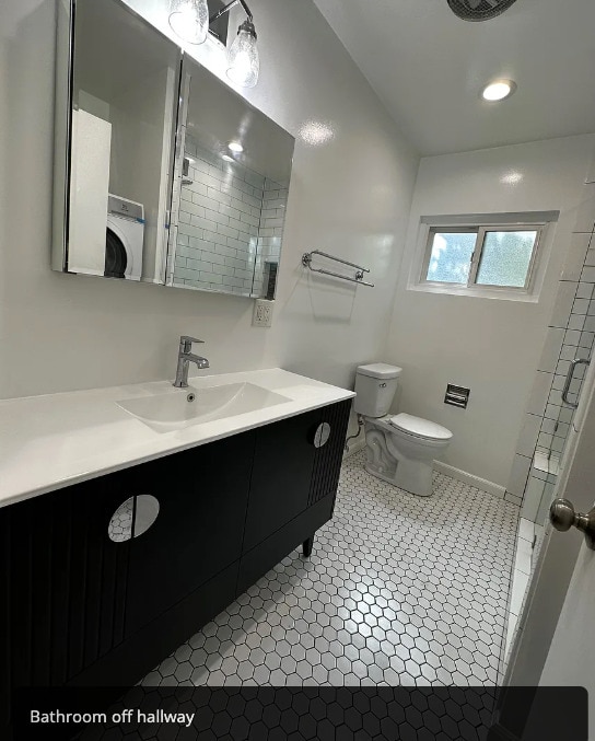 Baño principal - Pico/Robertson Area