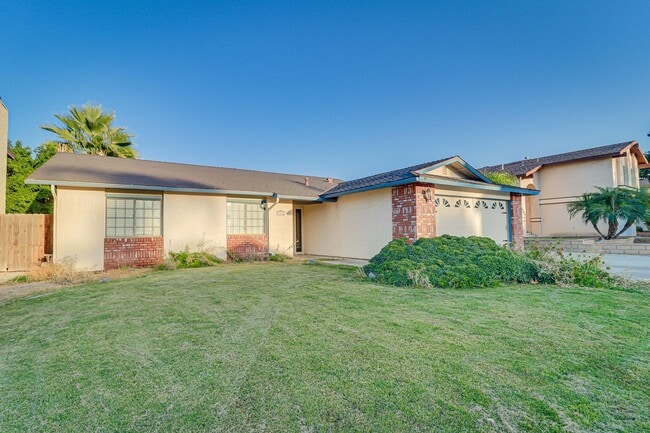 Building Photo - Taft GEM!