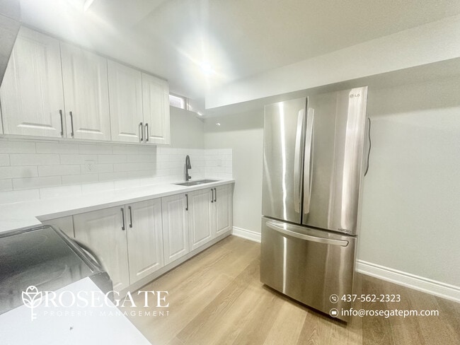 Photo - 2-Bedroom + Den Corner Unit with Parking in Mississauga Unit 2