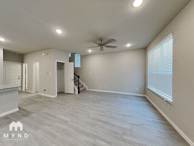 Photo - 1272 Alamo Dr