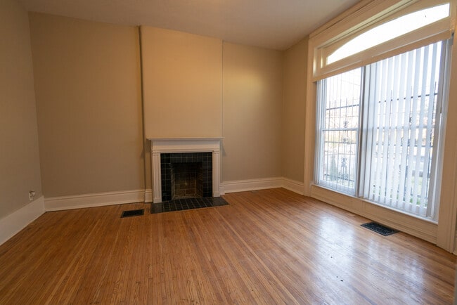 Photo - 222 E Oak St Unidad 1
