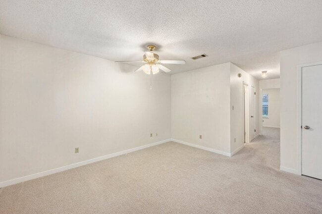 Photo - 4021 Valparaiso Blvd