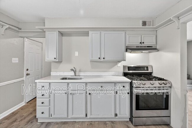 Photo - 1157 Redman Blvd