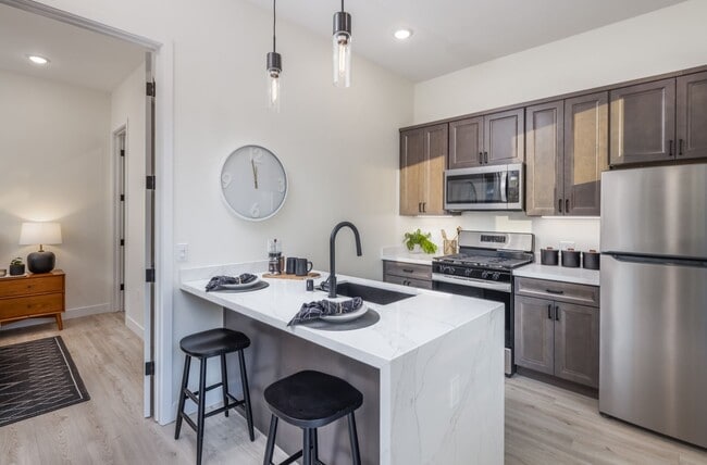 Photo - Modern 1-Bedroom Home in the Heart of San ... Unidad 301