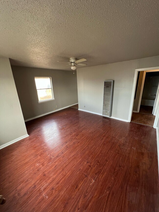 Photo - 1906 N Nelson St