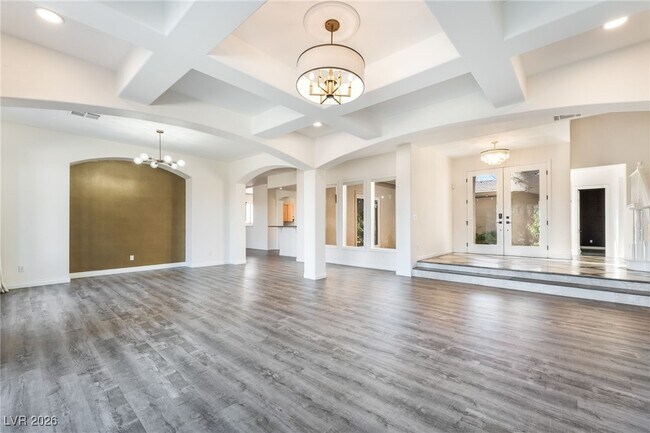 Photo - 904 Pont Chartrain Dr