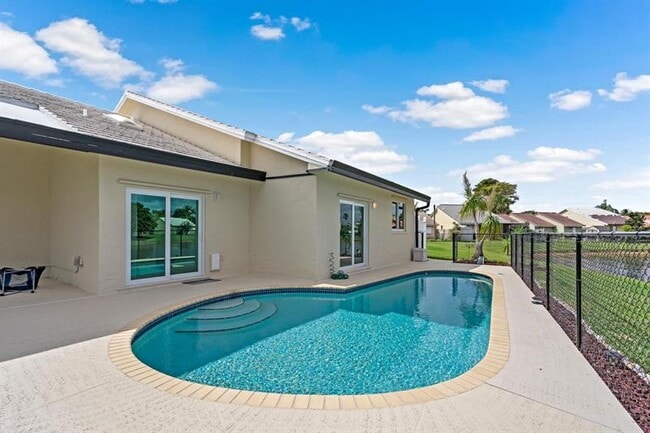 Photo - 6425 96th Pl S