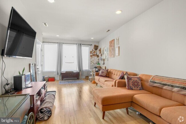 Building Photo - 2426 Frankford Ave Unit 3 Rental