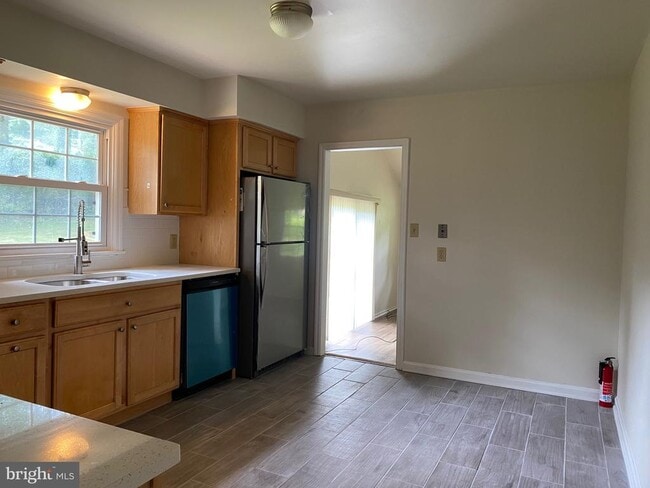 Building Photo - 134 Chapel Hill Dr