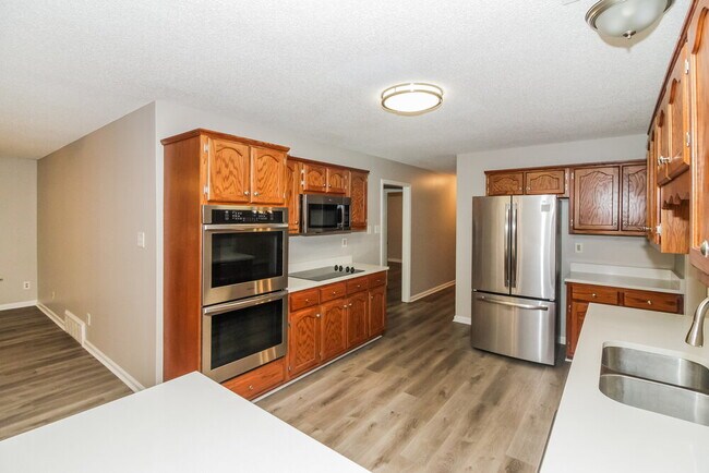 Photo - 1433 Siskin Dr