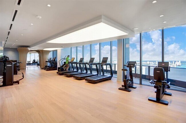 Photo - 1000 Brickell Plz