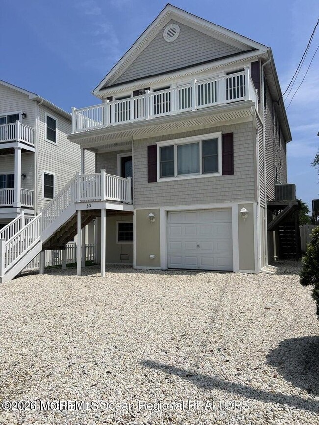 Photo - 83 Vanard Dr