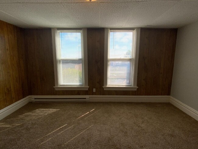 Building Photo - 25 W 4th St