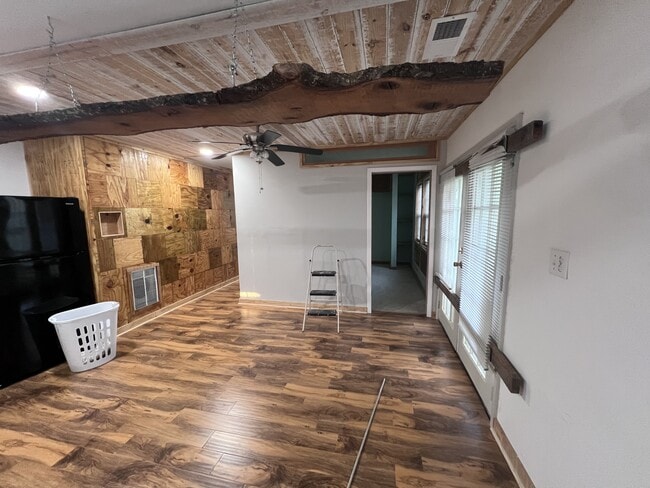 Photo - 2040 Cambridge Ave