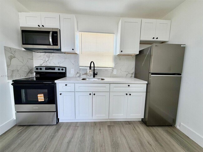 Photo - 1845 Dixieana St Unit 1