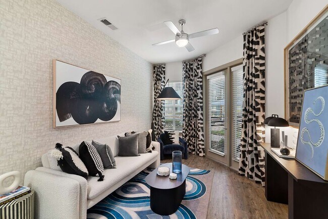 Photo - Cortland Galleria