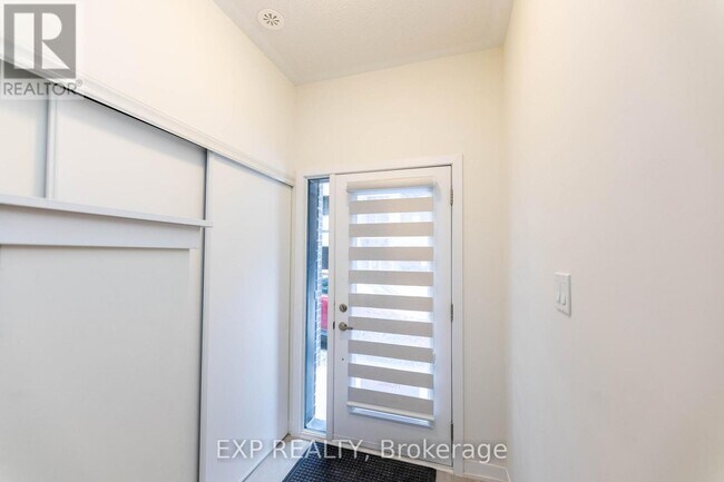 Photo - 1865 Pickering Pkwy