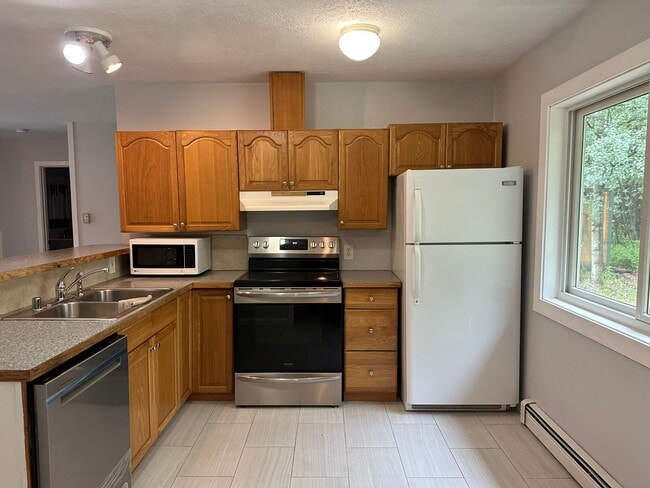 Photo - 2 Bed/ 2 Bath Single Family Home With a Ga...