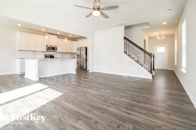 Photo - 212 Ashborne Ln