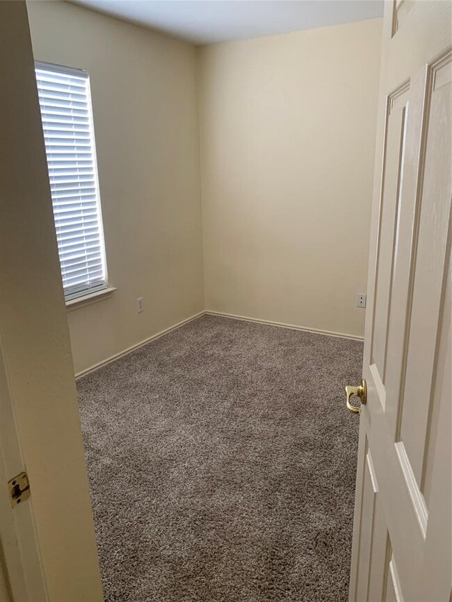 Photo - 11904 Lima Dr