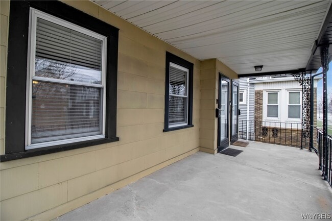 Photo - 800 Amherst St