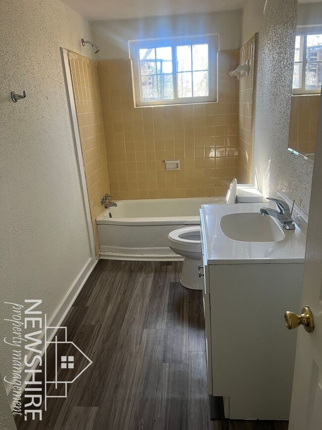 Photo - 212-B Wood St