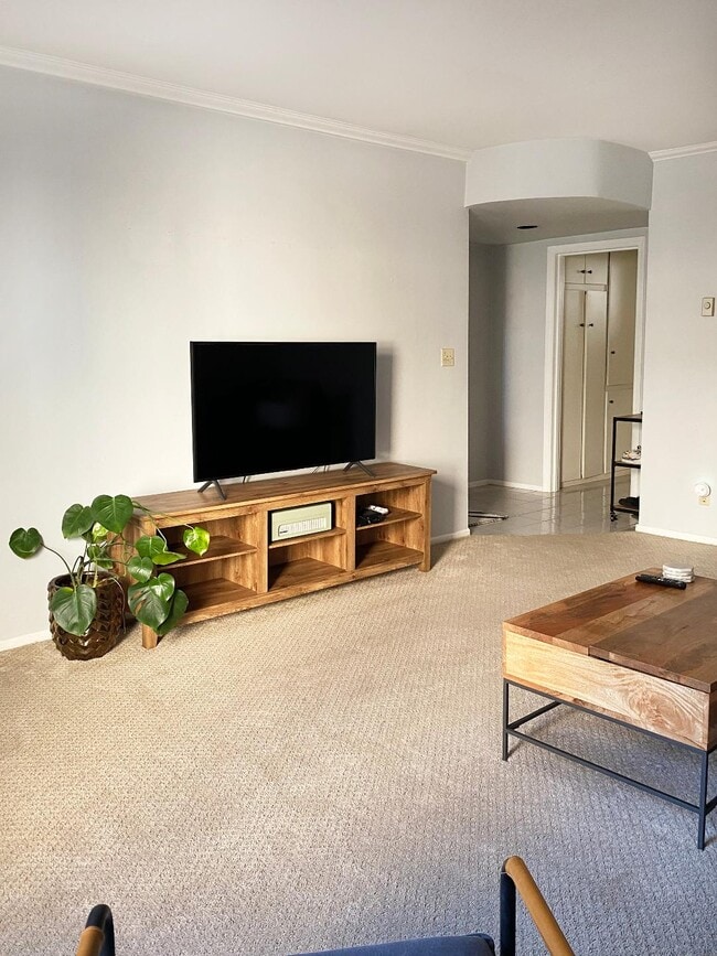 Photo - 1951 Malcolm Ave Unit 207