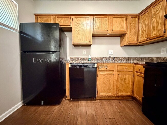 Photo - 684 Hobbs Dr