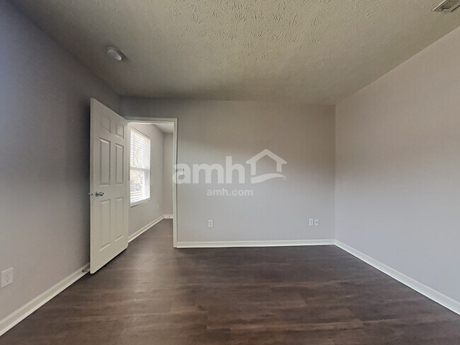 Photo - 8111 Retreat Lane