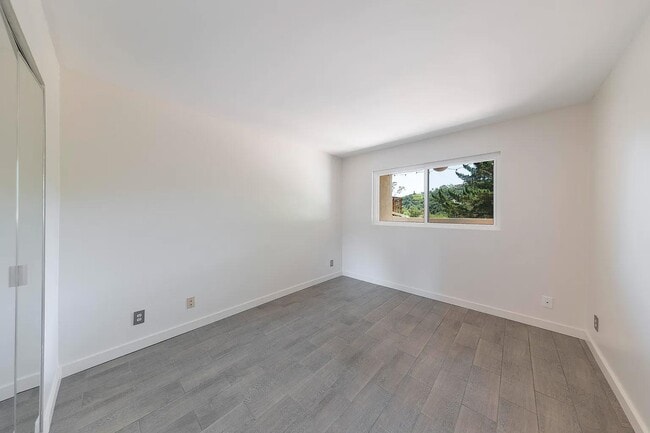 Building Photo - 1066 Miramonte Dr Unit 3