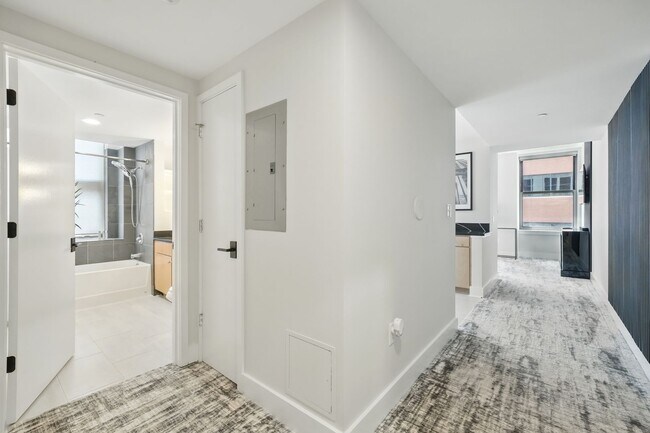 Photo - Upgraded Downtown Condo