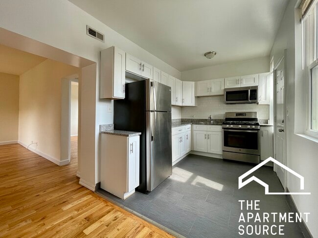 Building Photo - 2349 N Drake Ave Unit 3 Rental