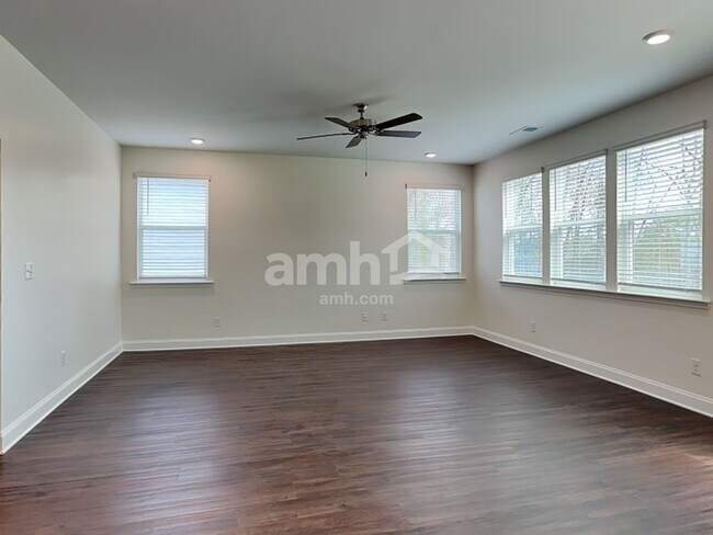 Photo - 632 Rivermist Dr