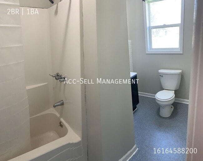 17 Mathews Ct NE