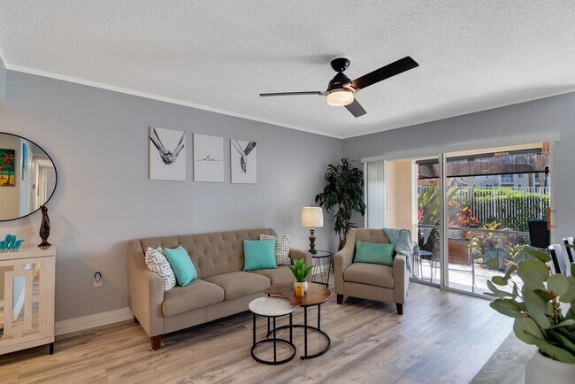 Photo - 1670 N 42ND Cir Unidad 102